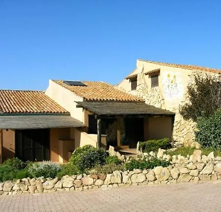 Semesterbostad Casa Mughetto R5055 Wifi, Seafront, Private Sea Access, Swimming Pool La Maddalena (Sassari)