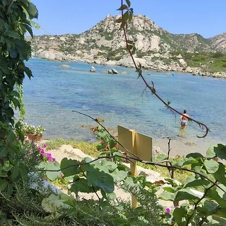 Casa Mughetto R5055 Wifi, Seafront, Private Sea Access, Swimming Pool Дом отдыха