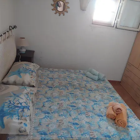 Casa Mughetto R5055 Wifi, Seafront, Private Sea Access, Swimming Pool 別荘