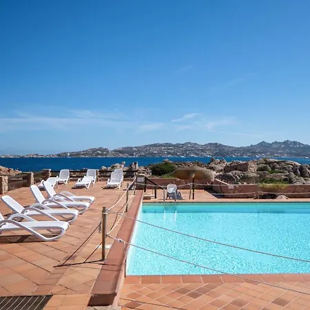 度假居 Casa Mughetto R5055 Wifi, Seafront, Private Sea Access, Swimming Pool 马达莱纳