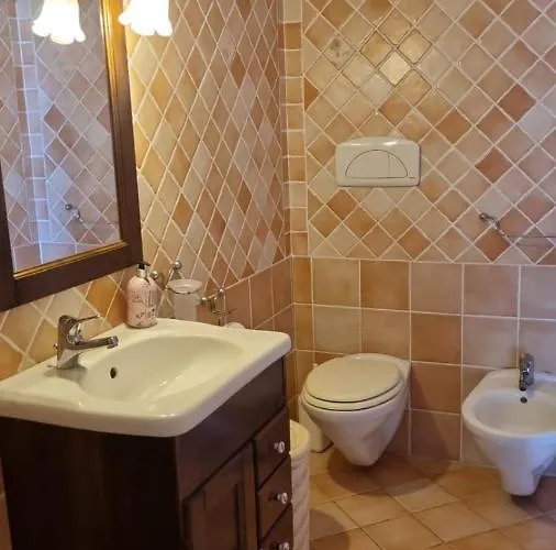 Casa Mughetto R5055 Wifi, Seafront, Private Sea Access, Swimming Pool Nyaraló La Maddalena