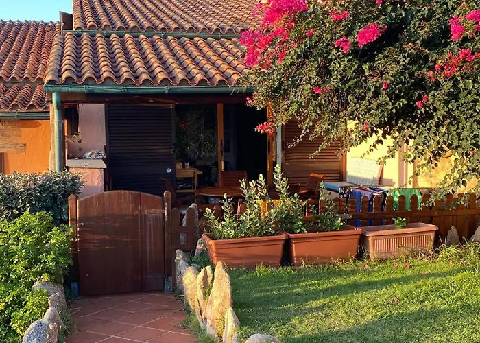 Casa Mughetto R5055 Wifi, Seafront, Private Sea Access, Swimming Pool