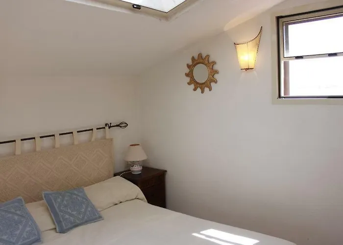 Nyaraló Casa Mughetto R5055 Wifi, Seafront, Private Sea Access, Swimming Pool La Maddalena