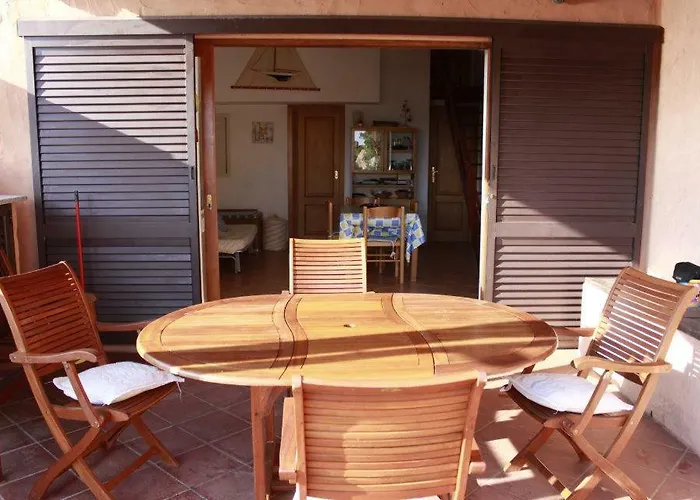 Casa Mughetto R5055 Wifi, Seafront, Private Sea Access, Swimming Pool * La Maddalena